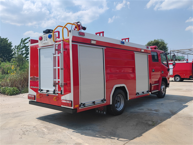 東風(fēng)大卡水罐消防車(chē)(5噸)圖片